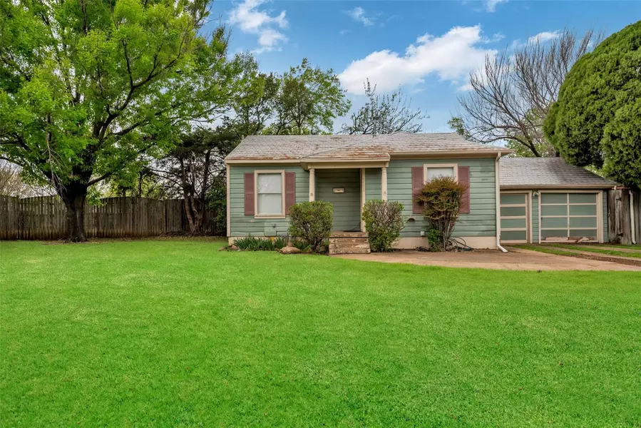 8511 Glencrest Lane, Dallas, TX 75209