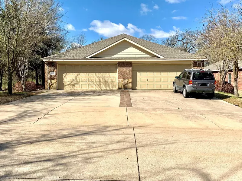 1301 Ravenwood Drive, Mansfield, TX 76063