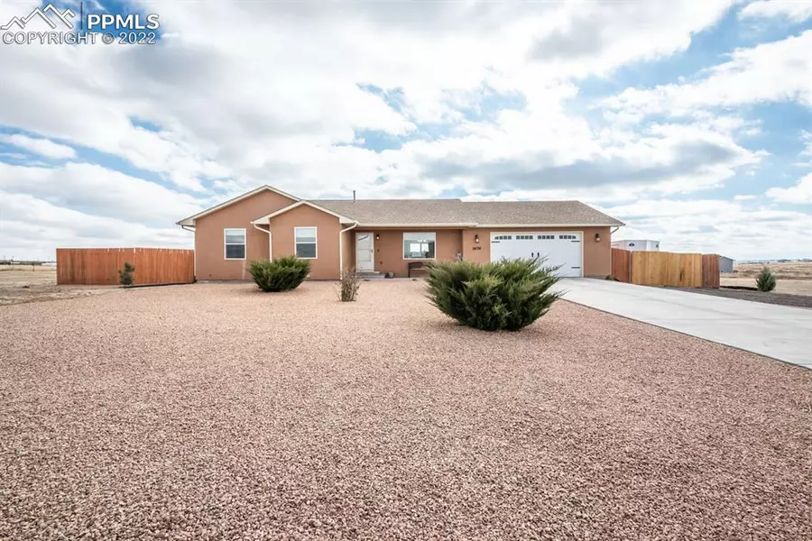 1676 E Parlin DR, Pueblo West, CO 81007