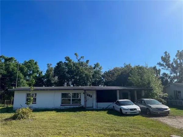 657 Canal DR, North Fort Myers, FL 33903