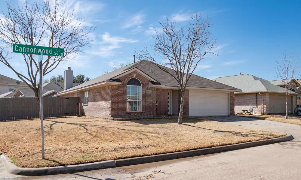 3928 Cannonwood Drive, Fort Worth, TX 76137