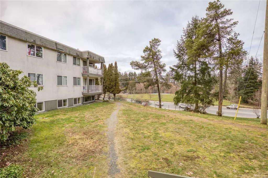 Nanaimo, BC V9R 2A4,995 Bowen Rd #107