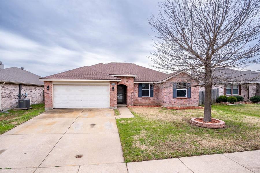 2039 Paducah Lane, Grand Prairie, TX 75052