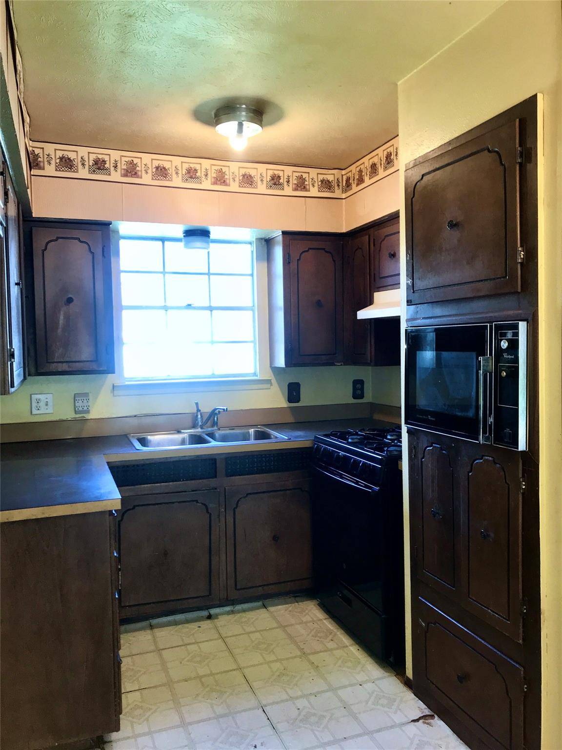 Irving, TX 75060,2124 Meadow Dale