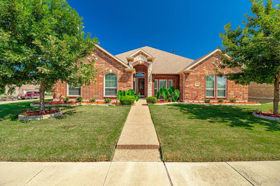 933 E Danbury Drive, Desoto, TX 75115