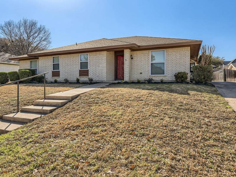 6932 Winchester Place, Fort Worth, TX 76133