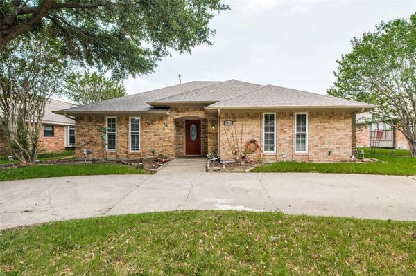 1913 Westminister Drive, Rowlett, TX 75088