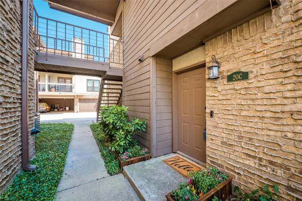 336 Melrose Drive #20C, Richardson, TX 75080