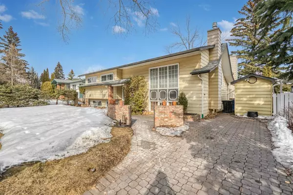 Calgary, AB T2J 2M9,228 Lake Wapta Rise SE