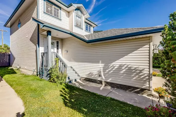 Calgary, AB T2Y 3L2,263 Bridlewood CIR