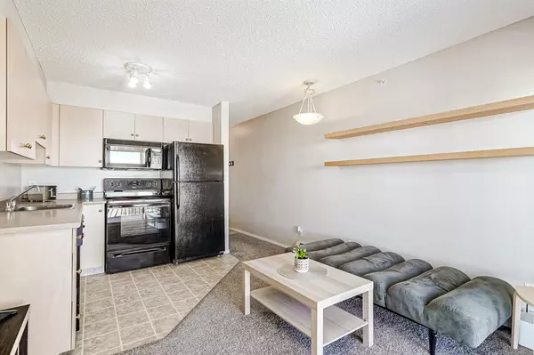 Calgary, AB T2Y 5B7,2371 Eversyde AVE SW #1319