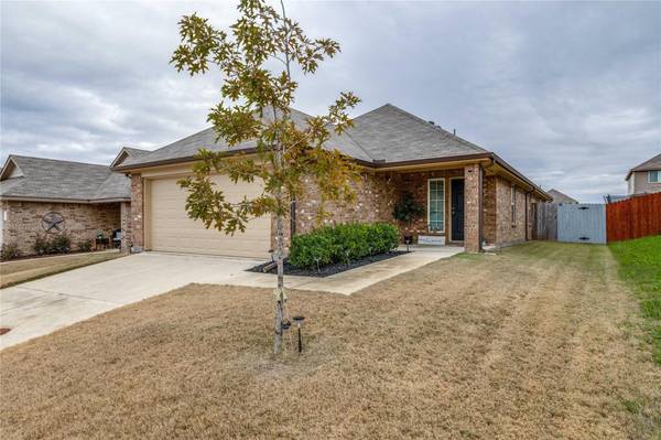 1707 Blue Jay Drive, Ennis, TX 75119