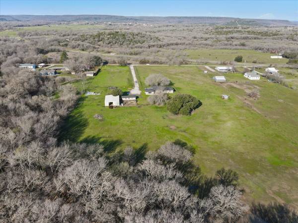 420 E Oak Street, Santo, TX 76472