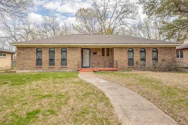 2323 Homeway Circle, Dallas, TX 75228