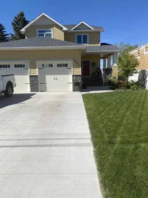 Coaldale, AB T1M 1J1,2224 21 AVE