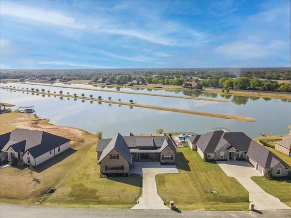 4016 Upper Lake Circle, Granbury, TX 76049