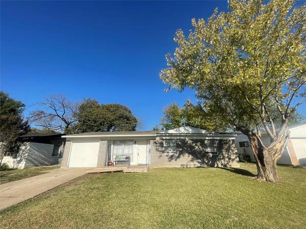 4832 Salem Drive, Mesquite, TX 75150