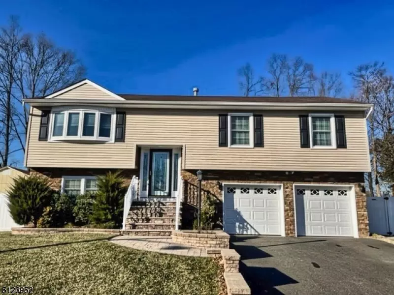 16 Mccarthy Ct, South Plainfield Boro, NJ 07080