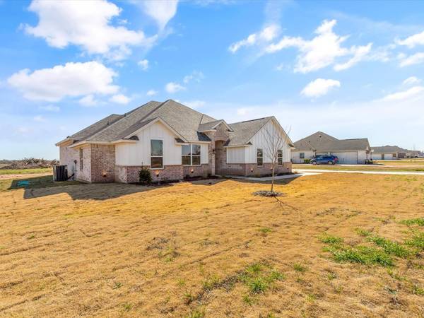 235 County Road 1105, Rio Vista, TX 76093