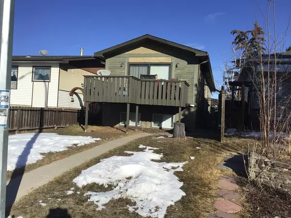 Calgary, AB T2B 1T8,7118 36 AVE NW