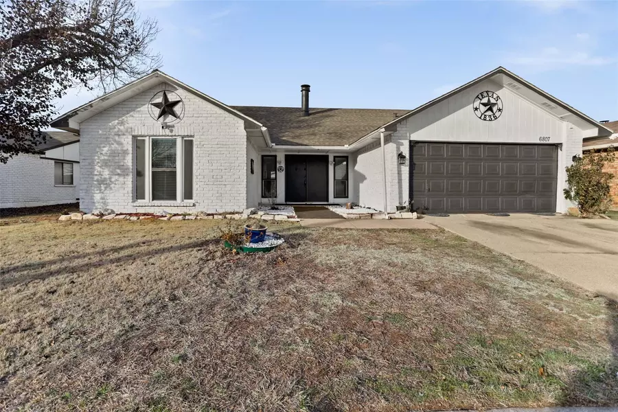 6807 Blackberry Drive, Arlington, TX 76016