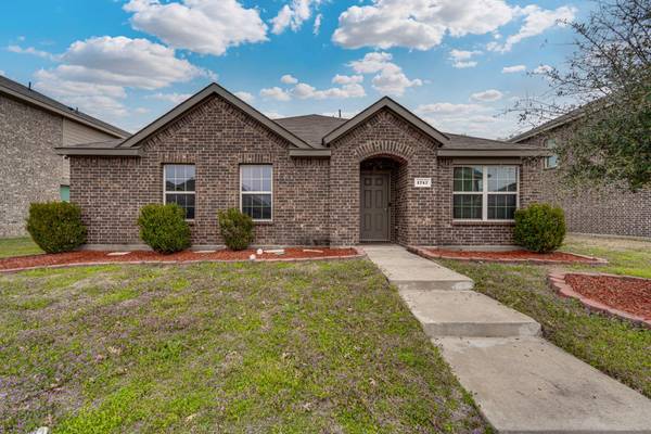 1747 Pioneer Way, Lancaster, TX 75146