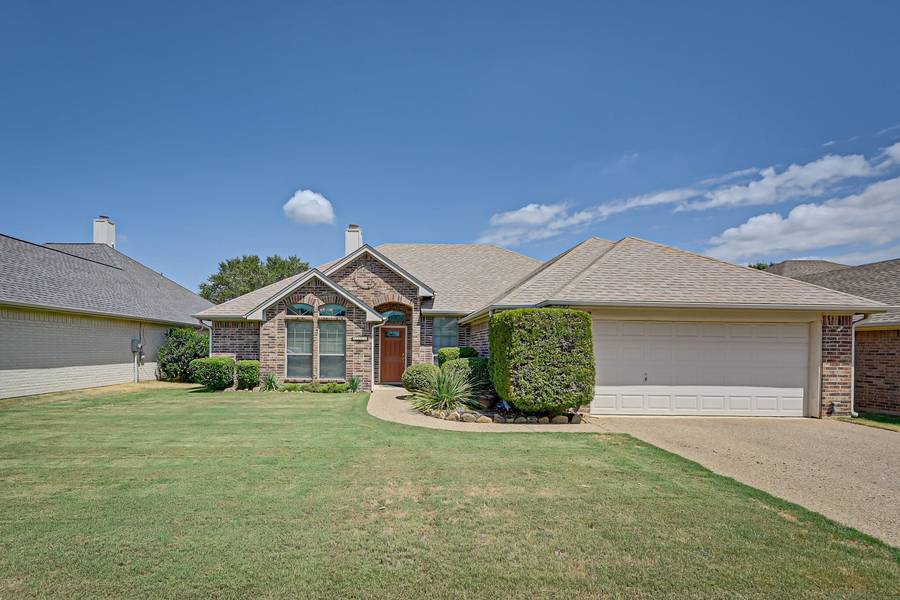 4303 Fox Court, Arlington, TX 76001