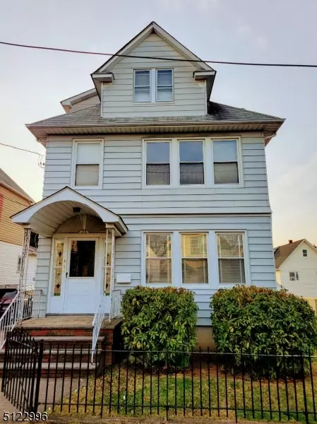 73 Wood St, Garfield City, NJ 07026