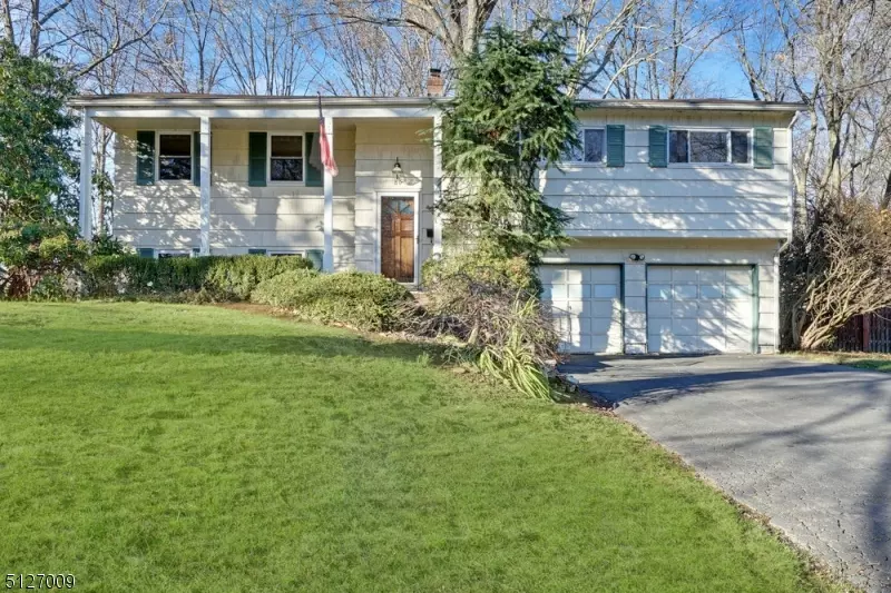 Berkeley Heights Twp., NJ 07922,80 Ferndale Dr