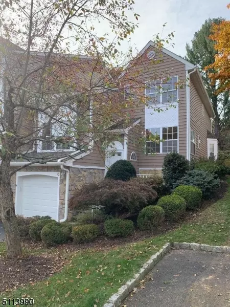 10 Stonehenge Rd, Long Hill Twp., NJ 07946