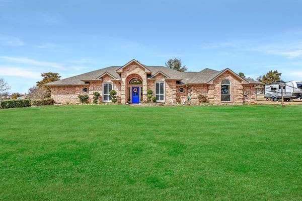 127 Pawnee Trail, Lake Kiowa, TX 76240