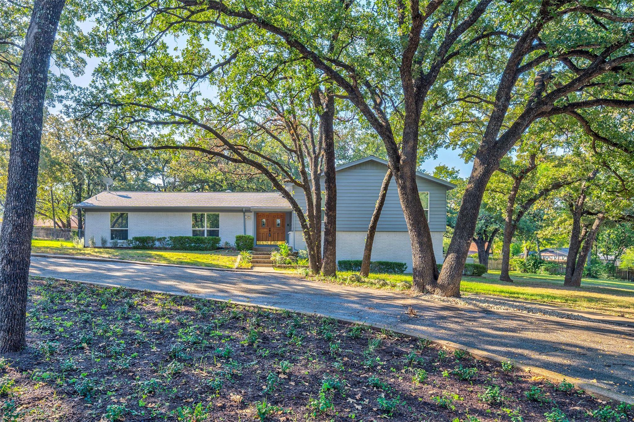 4308 Borden Drive,  Arlington,  TX 76017