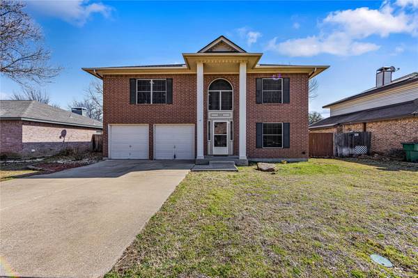 6908 Brookdale Drive, Watauga, TX 76148