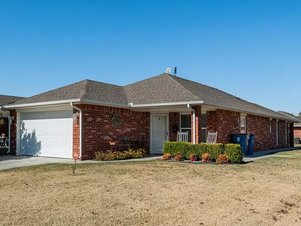 313 Silver Leaf Place, Tuttle, OK 73089