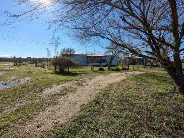 Joshua, TX 76058,3317 County Road 911