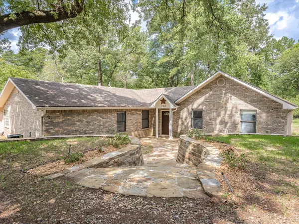 120 Rainbow Cove, Holly Lake Ranch, TX 75765