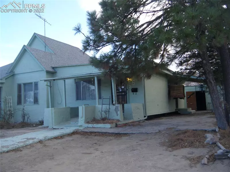 55 Small AVE, Pueblo, CO 81004