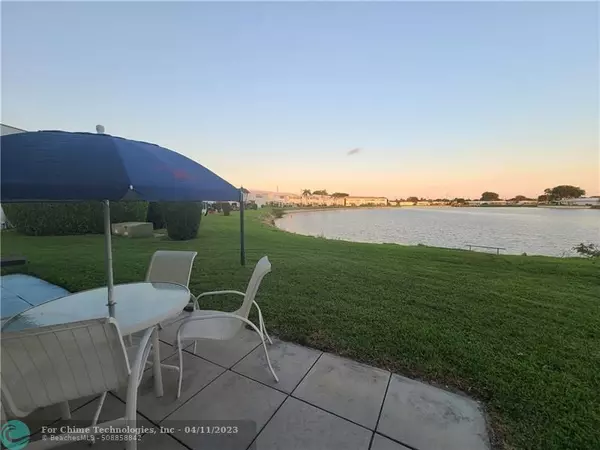 Boynton Beach, FL 33426,1116 Lake Ter  #107