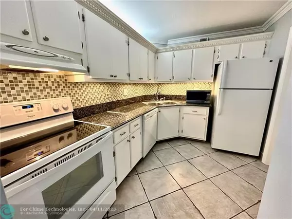 Wilton Manors, FL 33305,1930 NE 2nd Ave  #105L