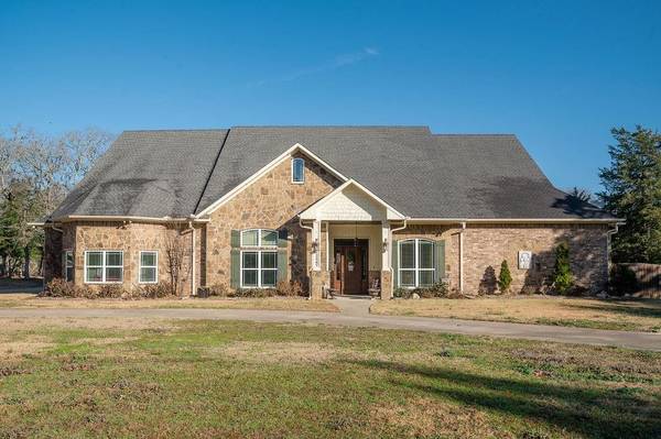 12867 Winding Oak, Lindale, TX 75771