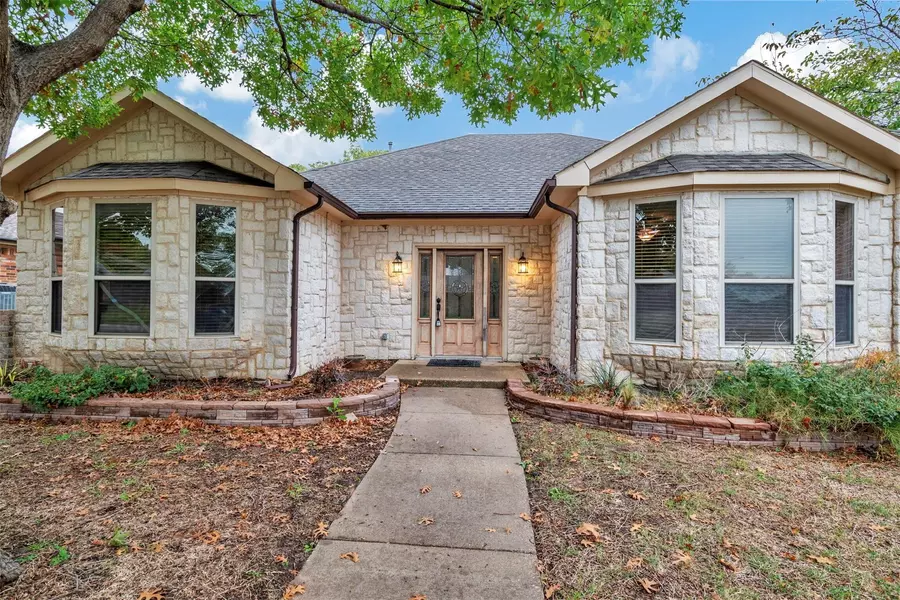 738 Laramie Drive, Lewisville, TX 75077