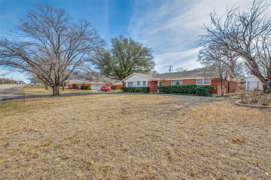 7308 Meadowbrook Drive, Fort Worth, TX 76112