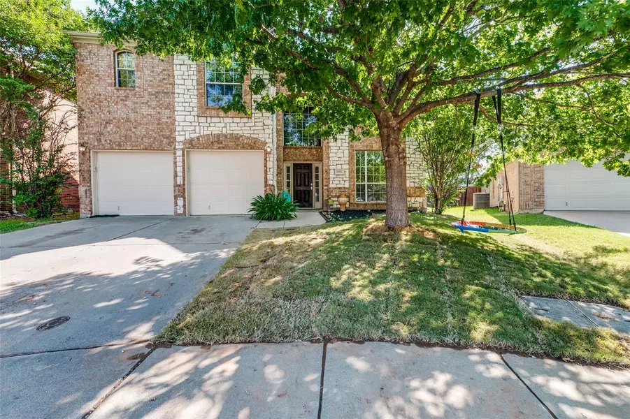 10304 Tadpole Drive, Fort Worth, TX 76244