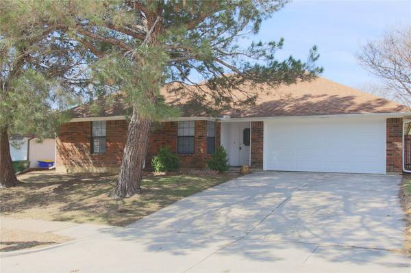 8245 Mark Lane, Watauga, TX 76148