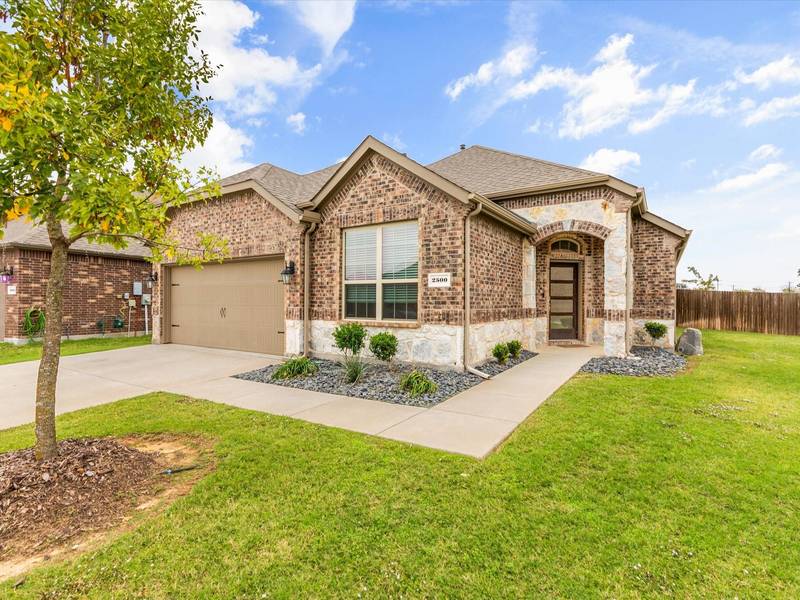 2500 Cerro Ranch Road, Aubrey, TX 76227