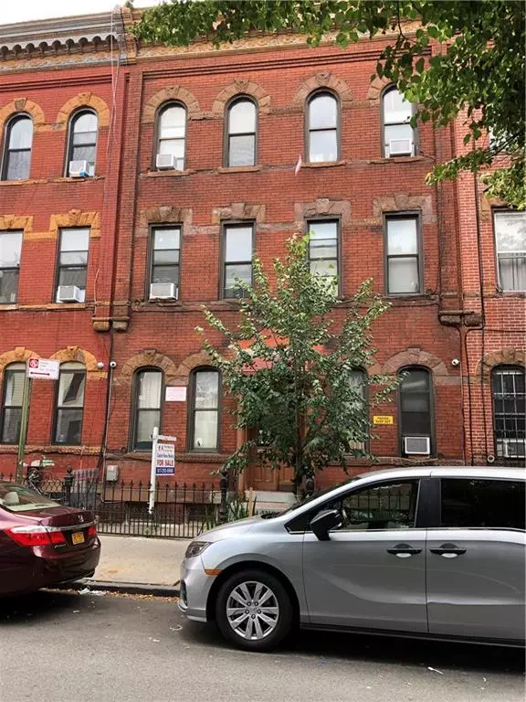 Brooklyn, NY 11237,284 Himrod ST