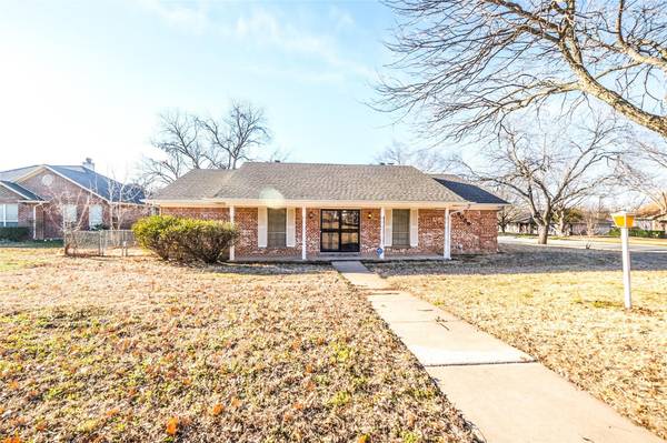 9059 Van Deman Court, Benbrook, TX 76116