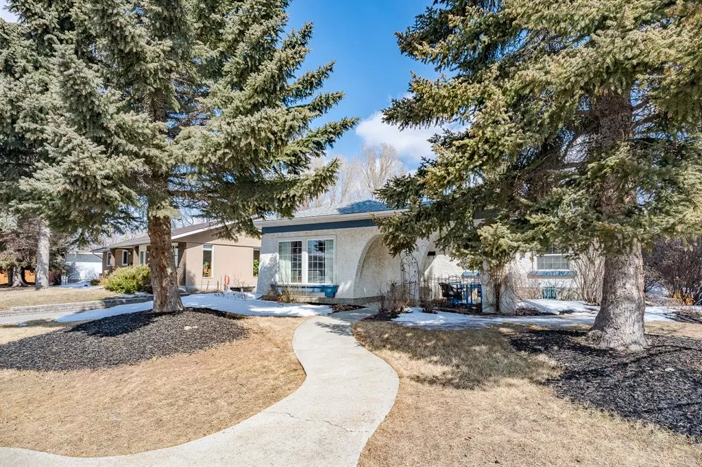 Calgary, AB T3A 1Y3,5528 Dalrymple HL NW