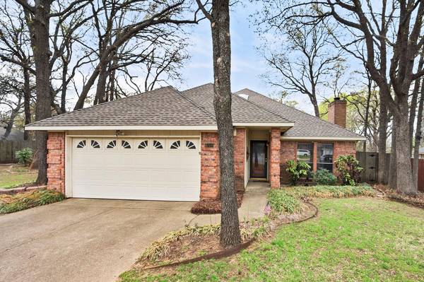 6218 Paradise Drive,  Arlington,  TX 76001