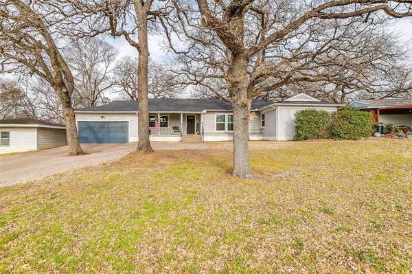 516 Hurstview Drive, Hurst, TX 76053